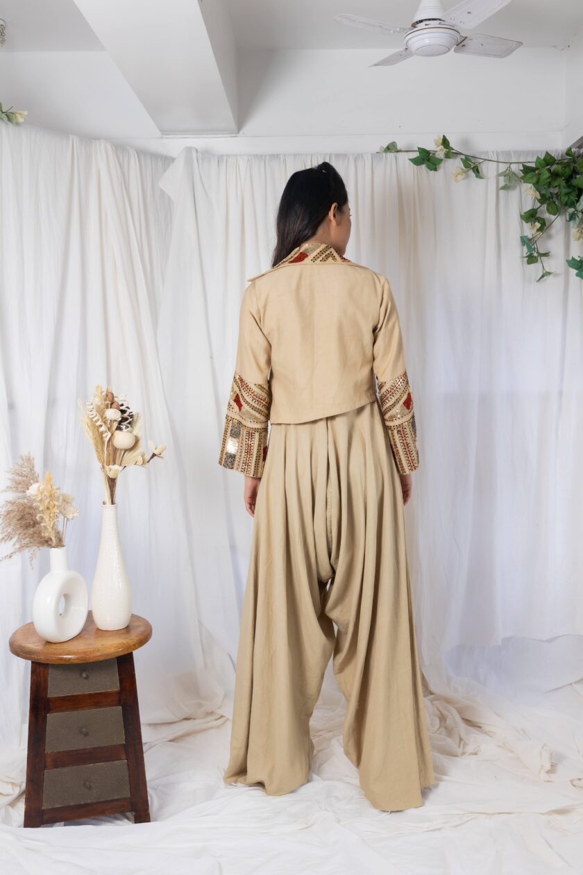 Beige jumpsuit with jacket - Image 4