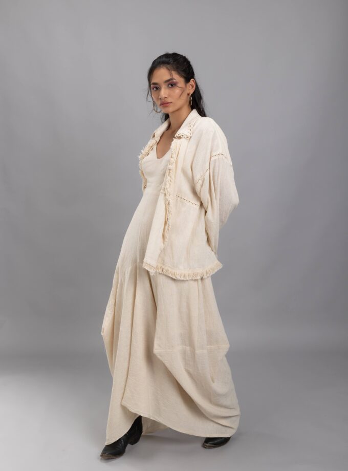 Jacket shirt with kaftan sleeves detailed with fringes