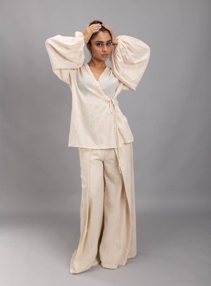Overlapping jacket with peasant sleeves
