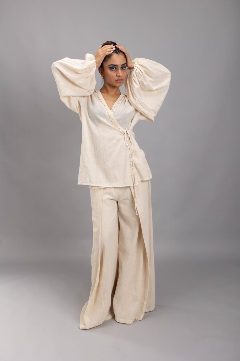 Overlapping jacket with peasant sleeves