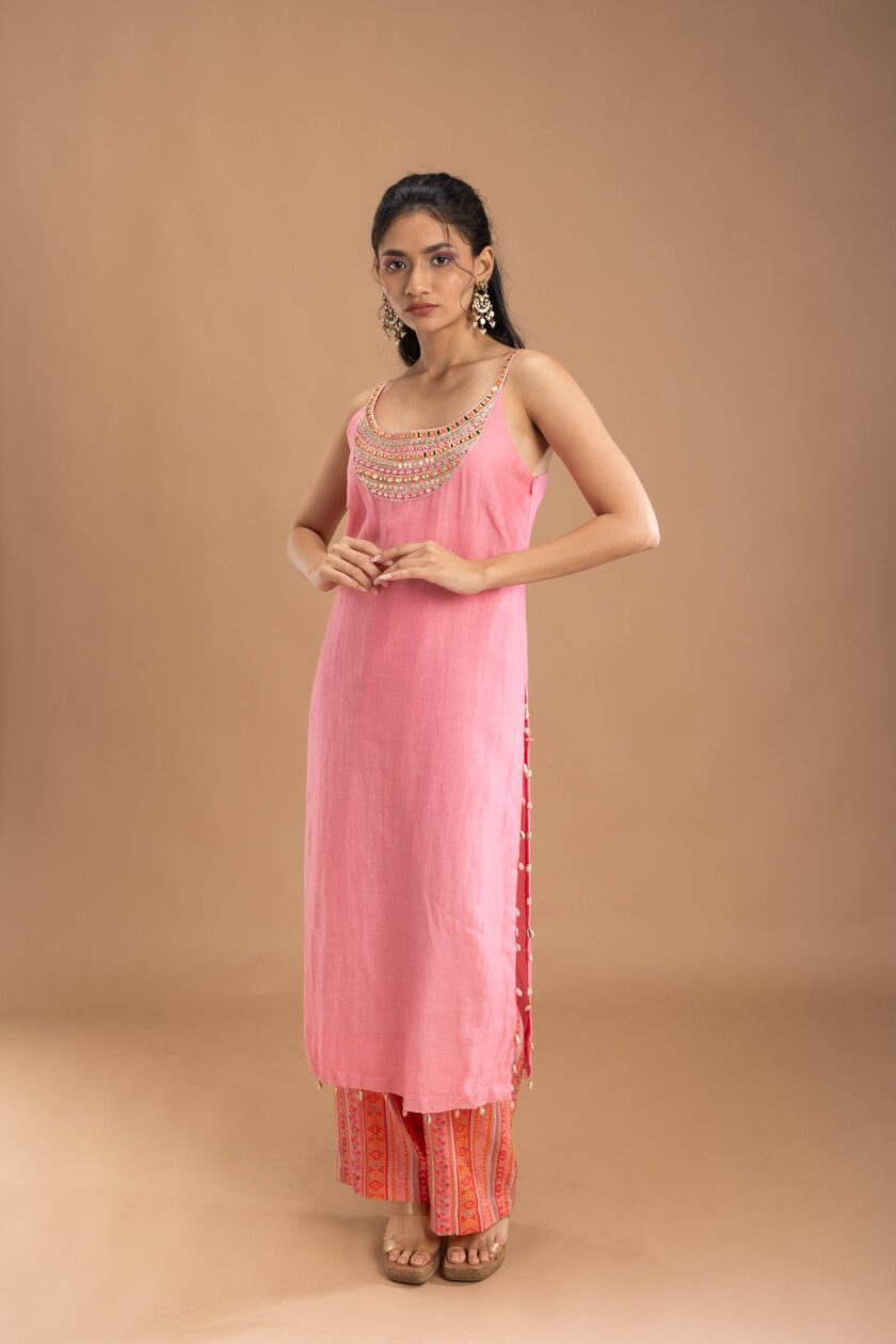 Pink silk kurta with embroidery on the neck and printed pants - Image 4