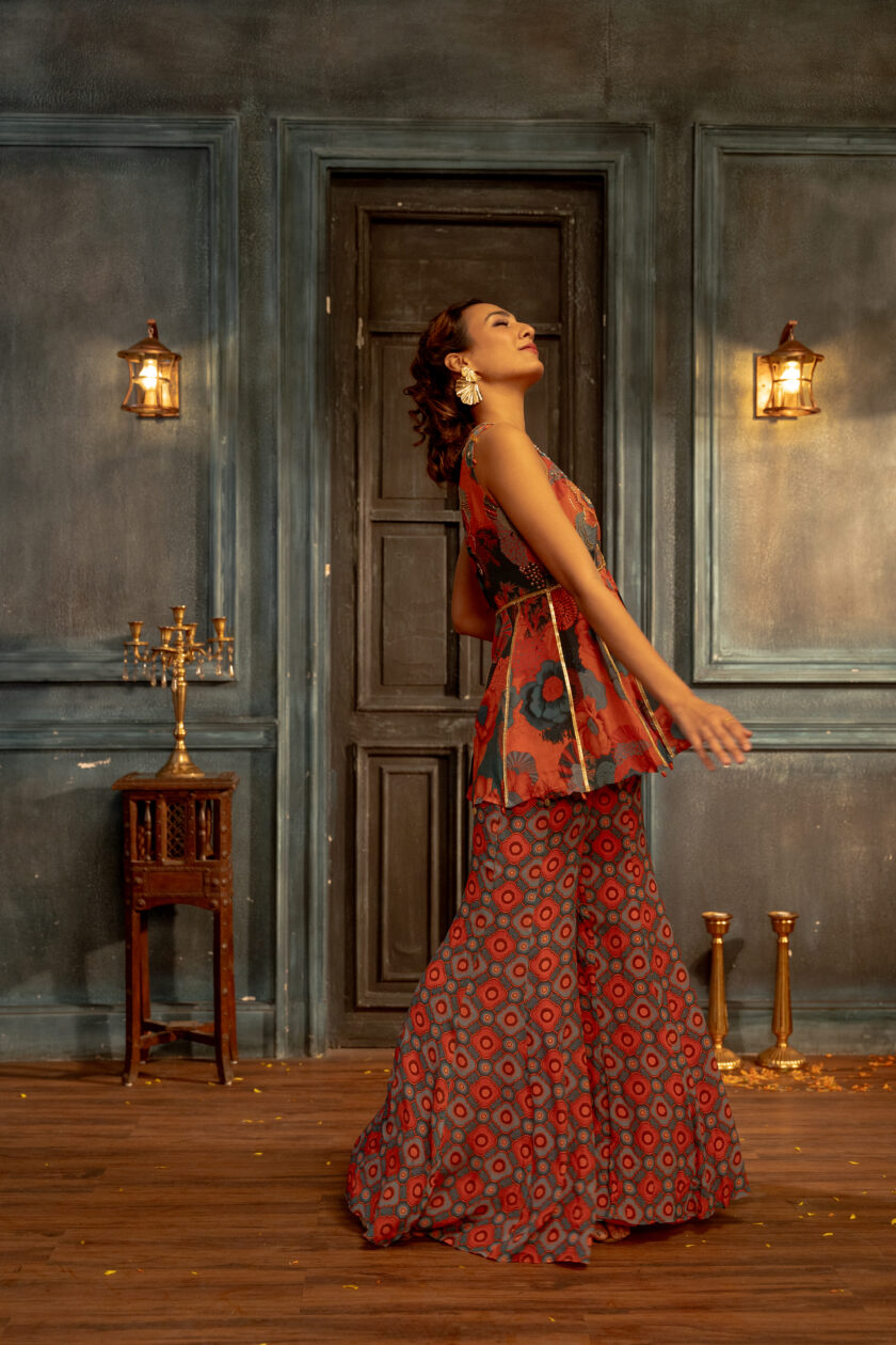 Teal floral embroidered short kurta with bell-bottom  palazzos - Image 2
